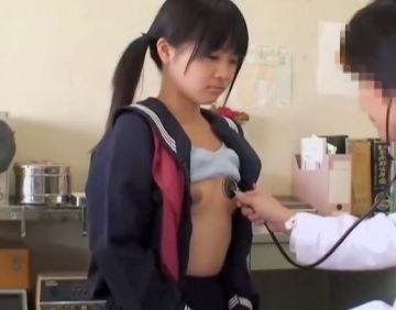 【jk身体計測動画】まだオマンコに毛の生えていない女の子を身体測定でイタズラしちゃう悪徳医師の記録映像！