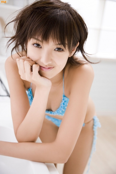 Akina Minami 32