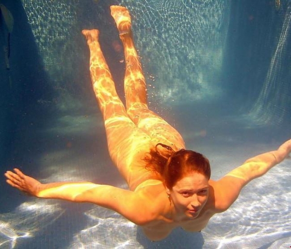 水中ヌード画像 水の中で全裸53枚の32枚目