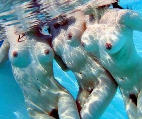 水中ヌード画像 水の中で全裸53枚の1