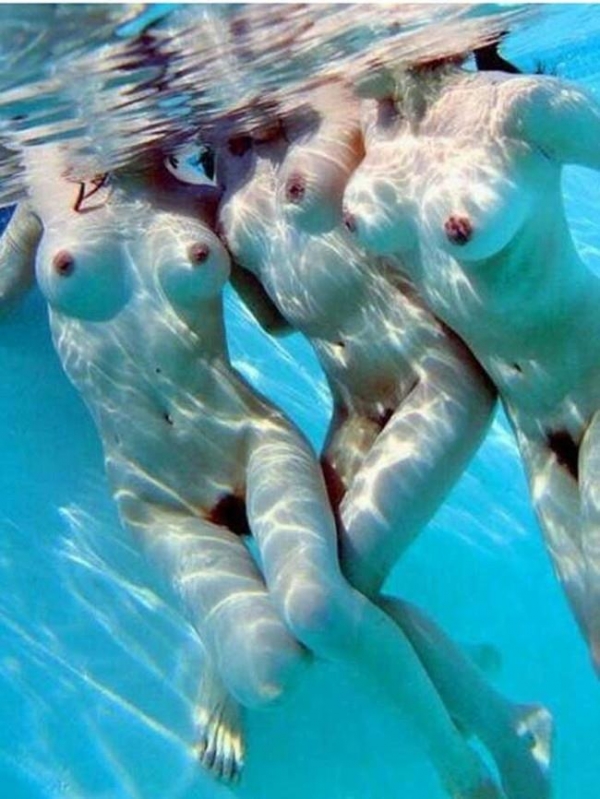 水中ヌード画像 水の中で全裸53枚の38枚目