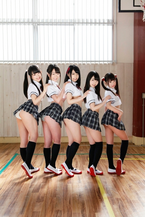 女子校生革命！夏なんてぶっ飛ばせ！5人の美少女が制服大改造スーパークールビズで登校してきた！！