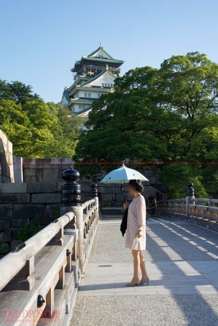 今日は7月28日「なにわ」の日なので他人妻さんと大阪城公園の散歩風景をお届けします♪