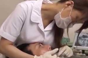 爆乳を押し付けてくる歯科衛生士が話題ｗｗｗ