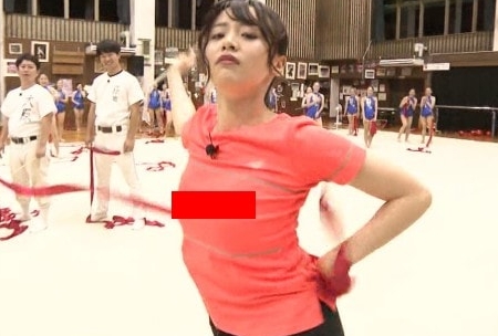 【エロ画像】森香澄アナがおっぱい揺らして乳首モロｗｗｗｗ放送事故だろ
