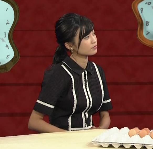 小島瑠璃子　ありそうでなさそうな着衣おっぱいキャプ・エロ画像１０