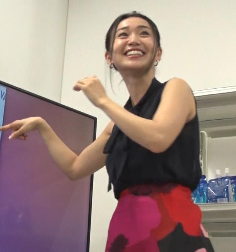 大島優子　BS番組での横乳キャプ・エロ画像１２